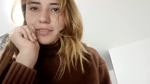 Snapshot of annrousse chatting on 09/16/25, 02:23 annrousse online show from 09/16/25, 02:23