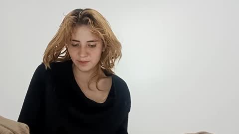 Snapshot of annrousse chatting on 09/18/25, 02:35 annrousse online show from 09/18/25, 02:35