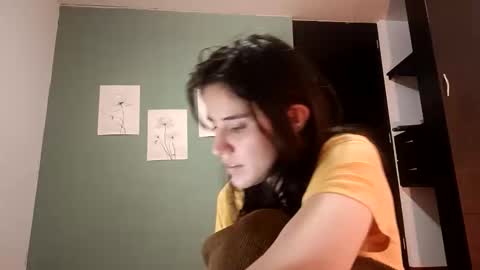 Snapshot of annrousse chatting on 10/20/25, 03:18 annrousse online show from 10/20/25, 03:18