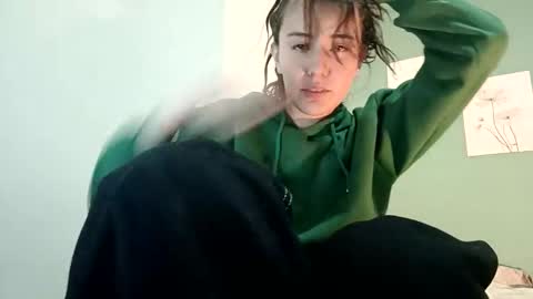 Snapshot of annrousse chatting on 10/23/25, 02:22 annrousse online show from 10/23/25, 02:22