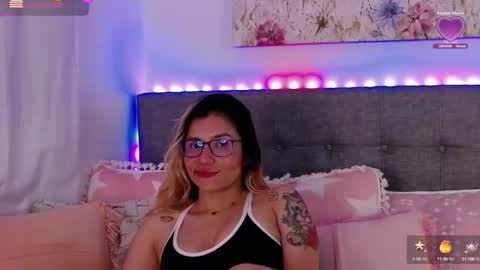 Snapshot of anntonellalee chatting on 10/15/25, 06:02 Antonella Lee online show from 10/15/25, 06:02