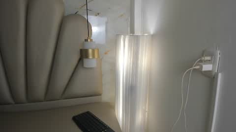 Snapshot of anny_bridge chatting on 06/23/26, 08:40 Anny bridge online show from 06/23/26, 08:40