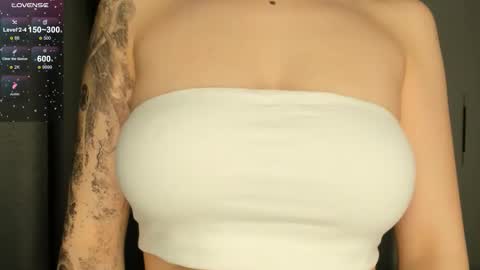 Snapshot of anny_leps chatting on 11/10/25, 10:58 anny_leps online show from 11/10/25, 10:58