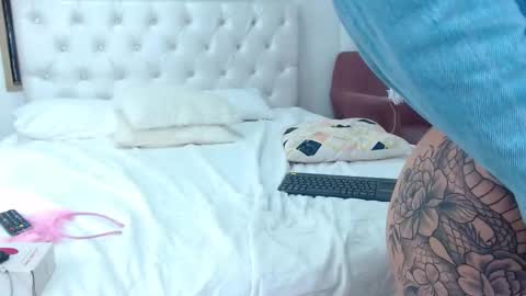 ANNY LOUIS online show from 01/15/25, 08:20