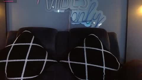 anny_loves online show from 09/26/25, 05:28