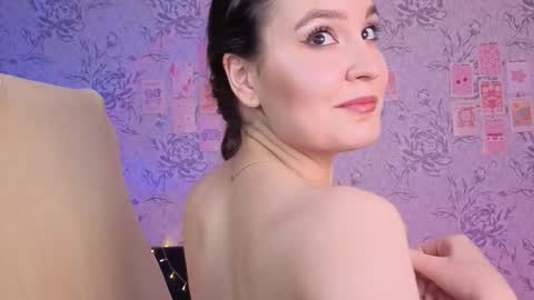 Annie online show from 10/31/25, 09:38