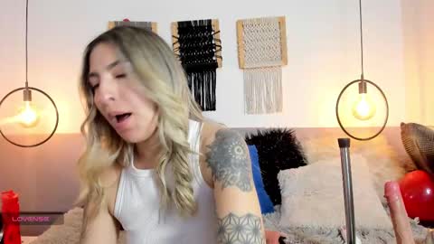anny_stan online show from 02/15/25, 09:59