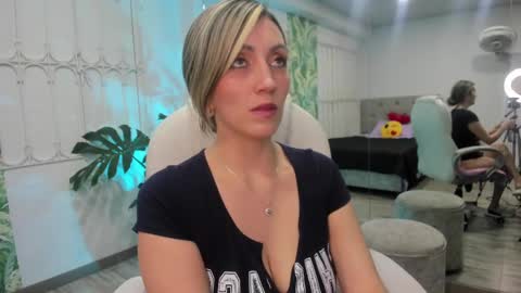 Anny online show from 09/09/25, 11:32