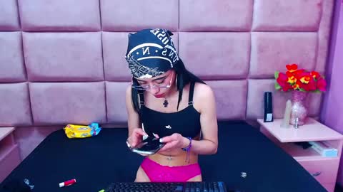 Anny online show from 12/20/24, 12:49