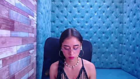 Anny online show from 01/30/25, 07:04