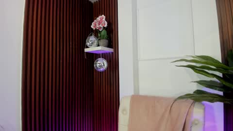 Ana online show from 12/28/24, 11:30