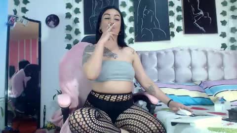 Snapshot of annyevans_ chatting on 02/19/25, 07:48 online show from 02/19/25, 07:48