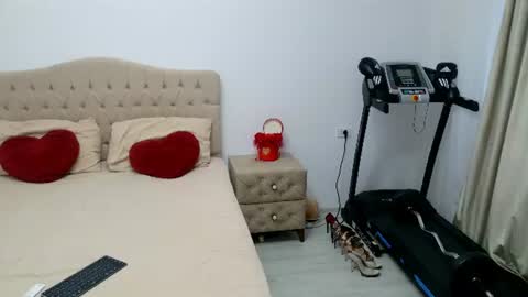 Snapshot of annyloveyou chatting on 07/24/26, 04:43 Annyfit4you online show from 07/24/26, 04:43
