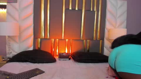 Anny online show from 11/30/25, 12:31