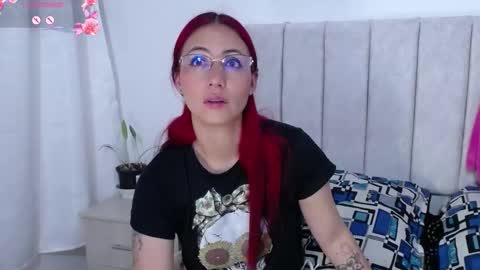 Snapshot of annyroberts_89 chatting on 10/10/25, 11:31 Anny online show from 10/10/25, 11:31