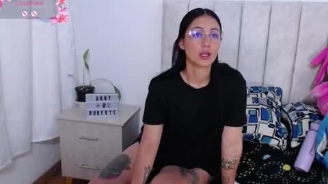 Snapshot of annyroberts_89 chatting on 10/17/25, 11:13 Anny online show from 10/17/25, 11:13