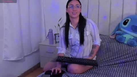 Snapshot of annyroberts_89 chatting on 11/20/25, 10:09 Anny online show from 11/20/25, 10:09