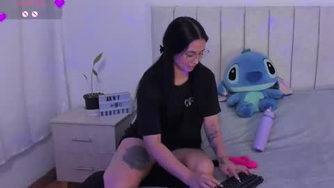 Snapshot of annyroberts_89 chatting on 11/23/25, 10:09 Anny online show from 11/23/25, 10:09