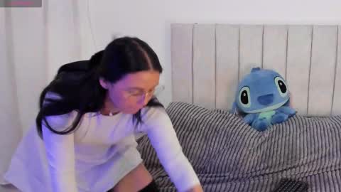 Snapshot of annyroberts_89 chatting on 12/13/25, 07:53 Anny online show from 12/13/25, 07:53