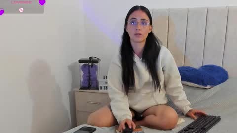 Snapshot of annyroberts_89 chatting on 03/25/26, 10:16 Anny online show from 03/25/26, 10:16