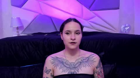 AnnyT online show from 02/01/25, 01:44