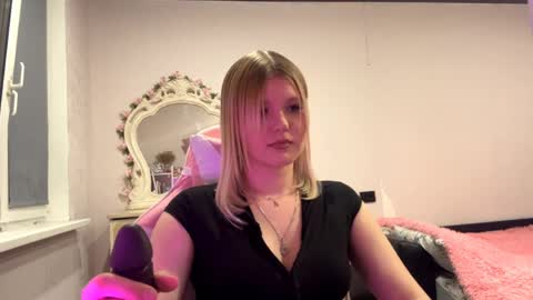 Snapshot of annyvibess chatting on 05/17/26, 07:10 annyvibess online show from 05/17/26, 07:10