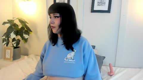 Snapshot of annyy_catt chatting on 06/12/26, 04:44 anny online show from 06/12/26, 04:44