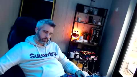 Snapshot of anonymousblokeuk chatting on 10/24/25, 10:44 anonymousblokeuk online show from 10/24/25, 10:44