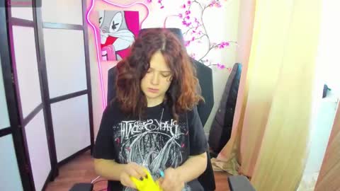 Snapshot of anora_millerr chatting on 11/16/25, 08:31 Anora online show from 11/16/25, 08:31