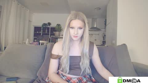 Snapshot of anorsel chatting on 02/21/26, 10:38 Sexy Ladybug online show from 02/21/26, 10:38
