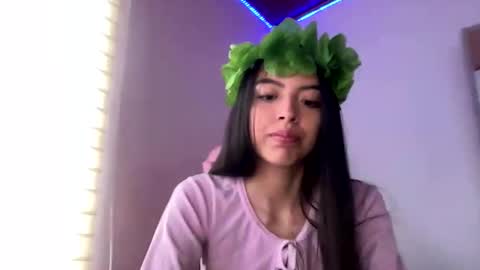 anotella_aa online show from 11/25/25, 09:26