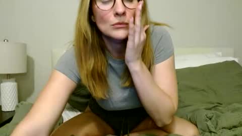 Snapshot of ansleypage chatting on 02/23/26, 01:58 heyitsansley online show from 02/23/26, 01:58