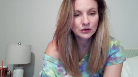Snapshot of ansleypage chatting on 07/13/26, 01:19 heyitsansley online show from 07/13/26, 01:19