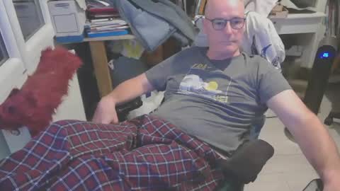 Snapshot of antares590 chatting on 03/10/25, 08:01 antares590 online show from 03/10/25, 08:01