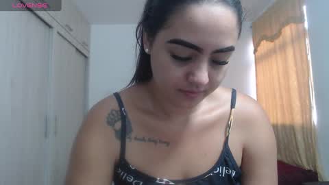 Anthonela Queen online show from 10/04/25, 12:14