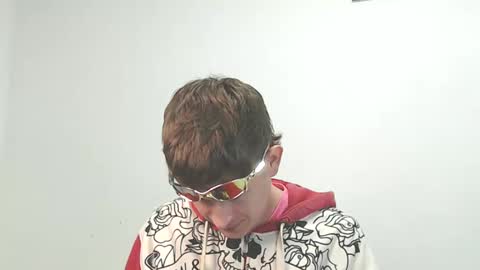 Snapshot of anthonnymorrison chatting on 02/15/25, 04:25 leon online show from 02/15/25, 04:25