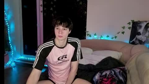 Snapshot of anthonycutie chatting on 04/15/26, 05:47 Anthony online show from 04/15/26, 05:47