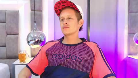 Snapshot of anthonystone_ chatting on 06/01/26, 07:48 Anthonny online show from 06/01/26, 07:48