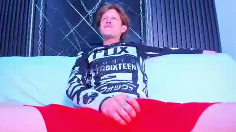 Snapshot of anthonystone_ chatting on 06/12/26, 09:03 Anthonny online show from 06/12/26, 09:03