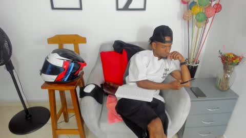       online show from 10/08/25, 01:47