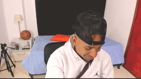       online show from 10/11/25, 12:32