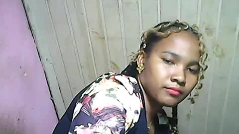 Snapshot of antine9794 chatting on 06/13/26, 05:44 antine9794 online show from 06/13/26, 05:44