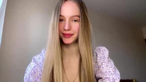 Snapshot of antionettepulgarin chatting on 03/16/26, 03:05 Viktoria online show from 03/16/26, 03:05