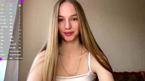 Snapshot of antionettepulgarin chatting on 03/25/26, 03:07 Viktoria online show from 03/25/26, 03:07