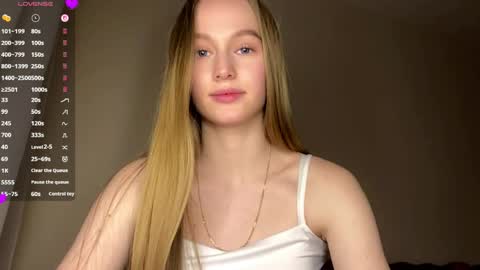 Snapshot of antionettepulgarin chatting on 03/31/26, 05:02 Viktoria online show from 03/31/26, 05:02