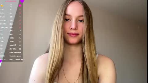 Snapshot of antionettepulgarin chatting on 04/04/26, 03:31 Viktoria online show from 04/04/26, 03:31