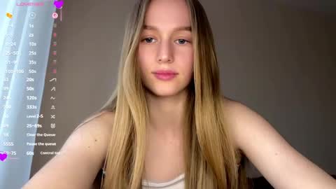 Snapshot of antionettepulgarin chatting on 05/08/26, 03:17 Viktoria online show from 05/08/26, 03:17