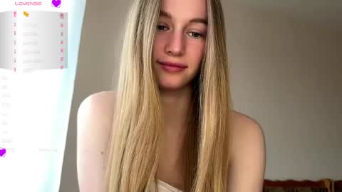 Snapshot of antionettepulgarin chatting on 05/24/26, 03:17 Viktoria online show from 05/24/26, 03:17