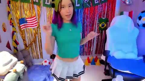 Snapshot of anto_sweet18 chatting on 07/08/26, 05:39 My birthday is on december 2nd surprise me with a gift from my amazonlist online show from 07/08/26, 05:39