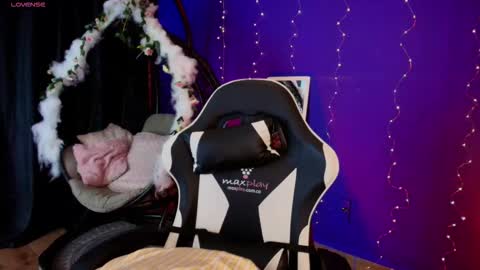 Antonella online show from 12/17/25, 03:45